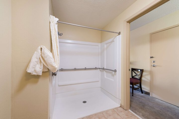 Room 7 of 24