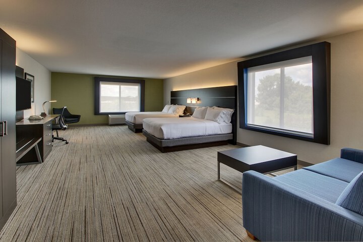 Holiday Inn Express & Suites Morris by IHG