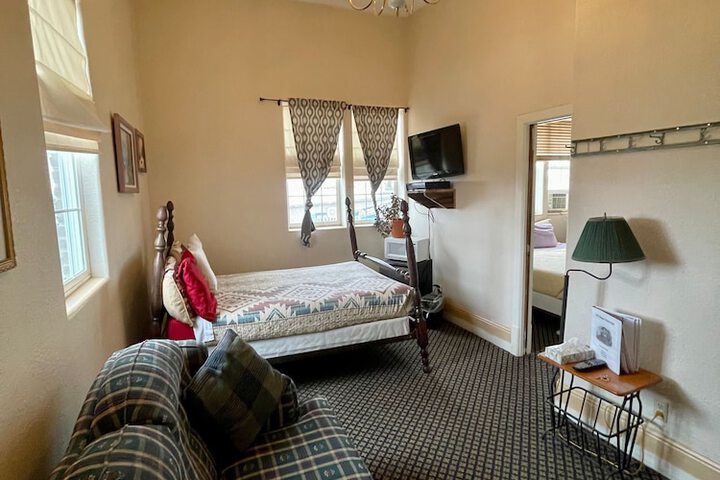 Room 51 of 75