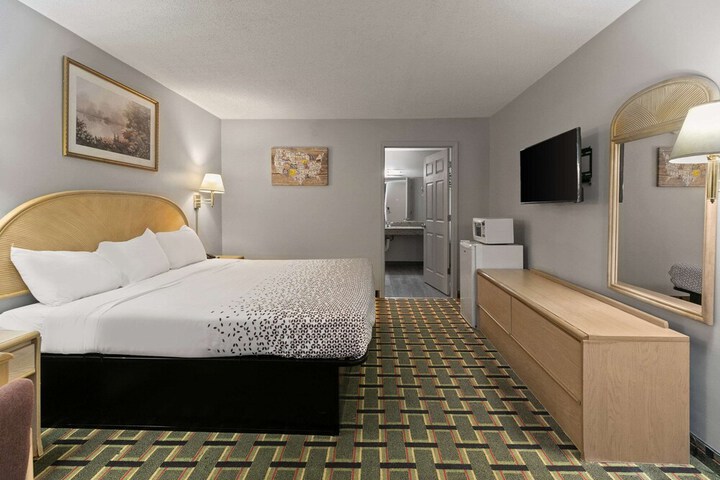 Room 48 of 60