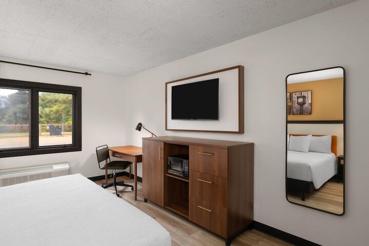 Hotel Vervana Trademark Collection by Wyndham