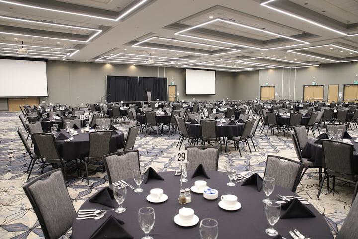 Holiday Inn & Suites Cedar Falls - Waterloo Event Center by IHG