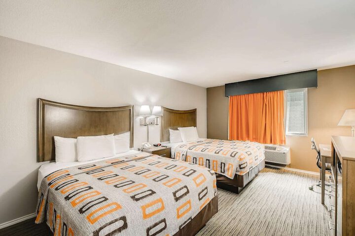 Room 34 of 65