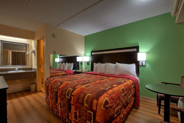 Room 19 of 25