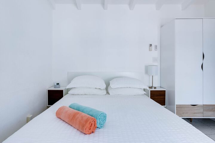 Room 15 of 46