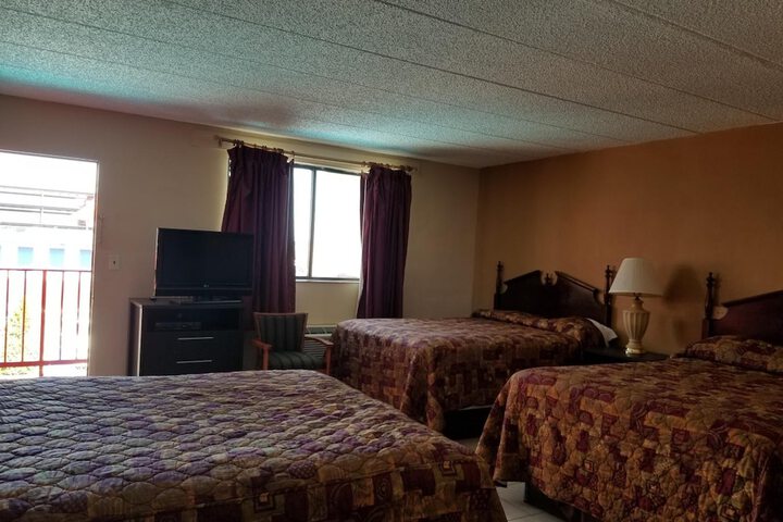 Room 27 of 39