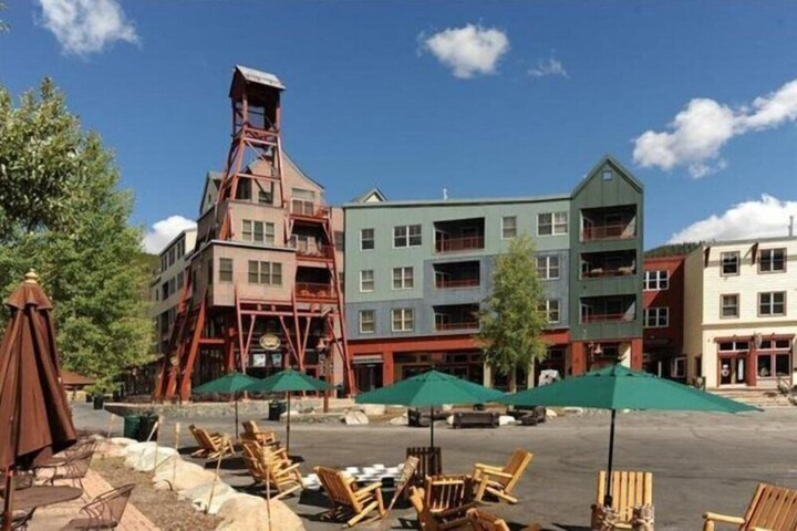 1 Bedroom Mountain Condo in River Run Village with Beautiful Mountain Views and Walking Distance to Ski