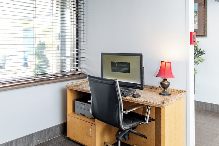 Business Center 52 of 52