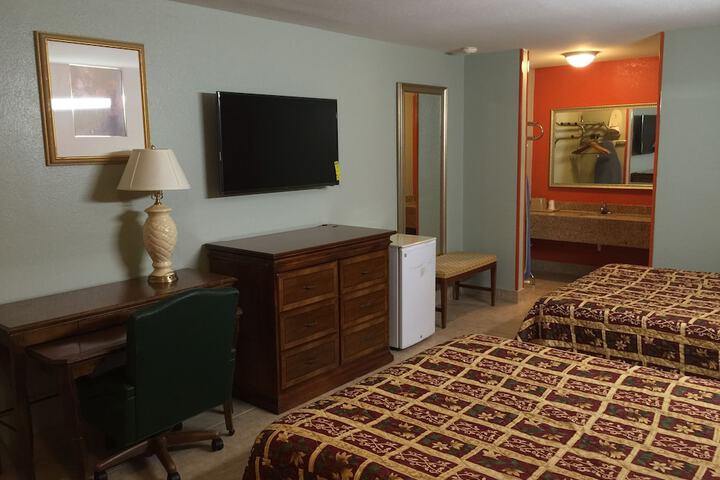 Room 24 of 29