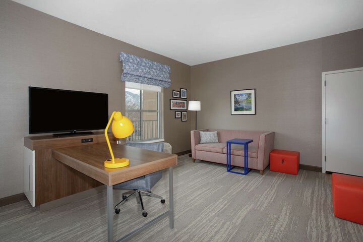 Room 25 of 42