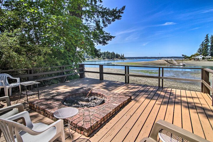 Waterfront Cabin w / Fire Pit in Gig Harbor!