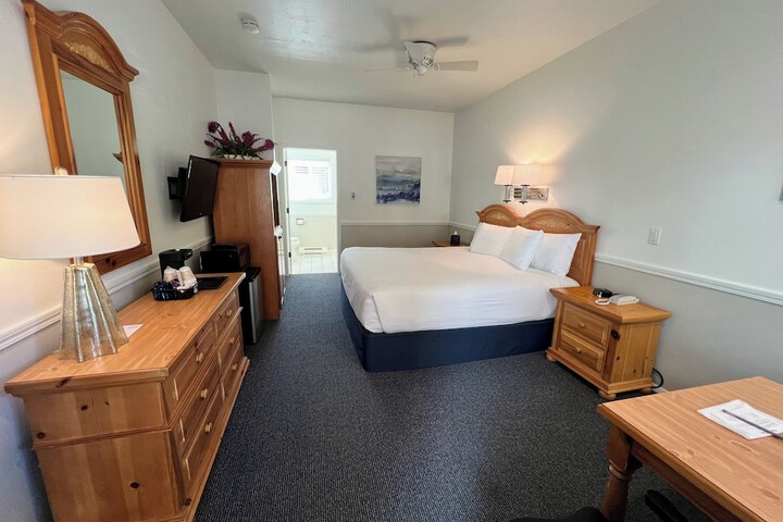 Room 32 of 67