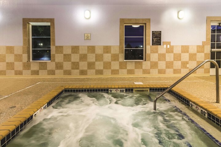 Pool 4 of 30