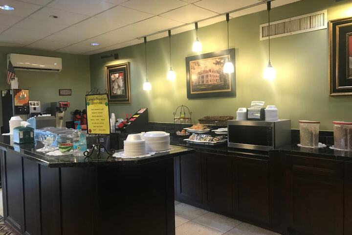 Carmel Inn & Suites