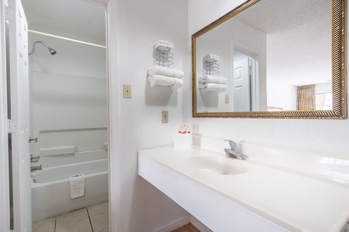 Room 16 of 23