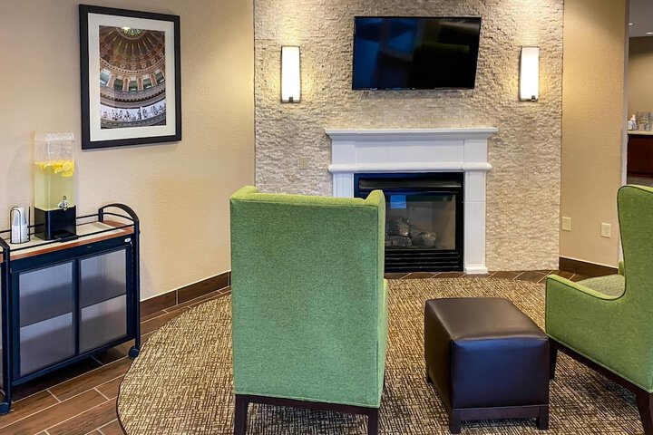 Comfort Inn DeKalb - University Area