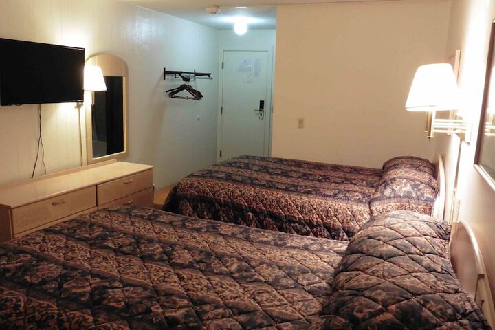 Room 14 of 35