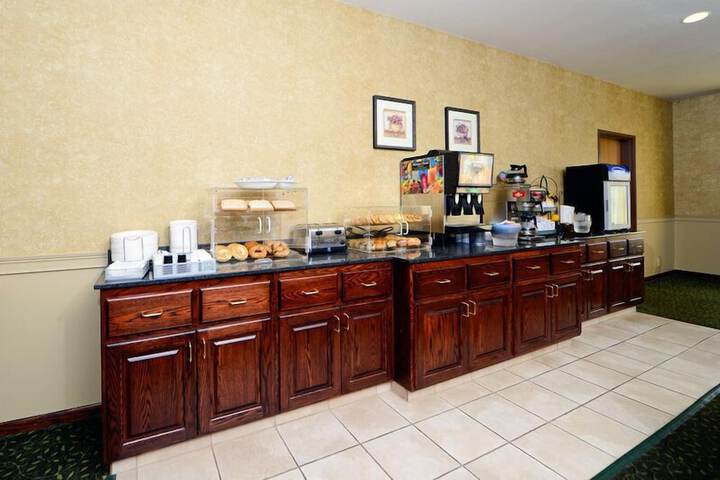 Breakfast/Coffee Service 20 of 23