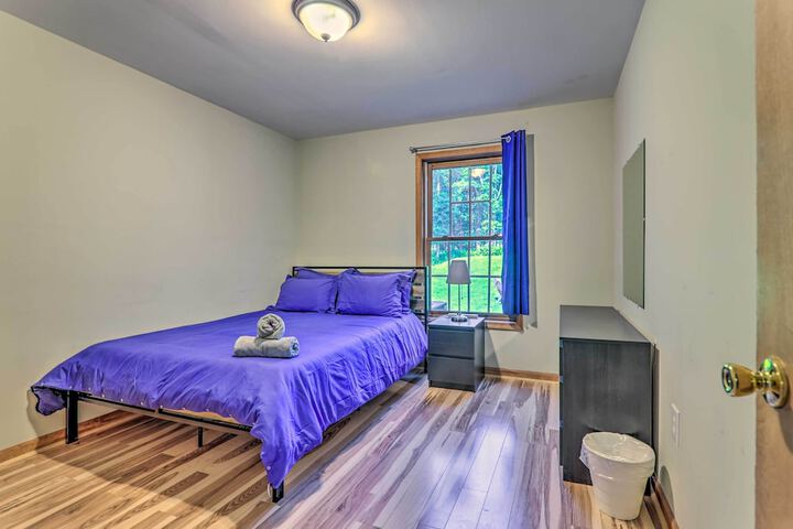 Poconos Retreat w / Game Room Hot Tub, & Sauna!