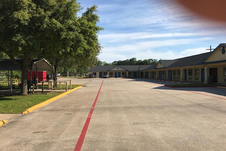 Luxury Inn & Suites Liberty
