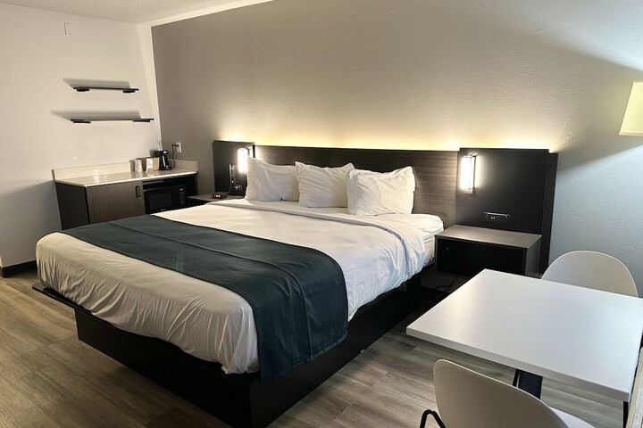 Room 3 of 5