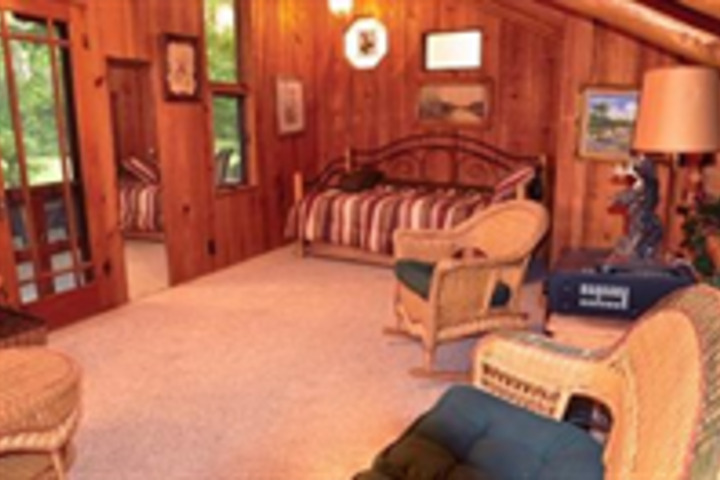 TEXAS FOREST COUNTRY RETREAT