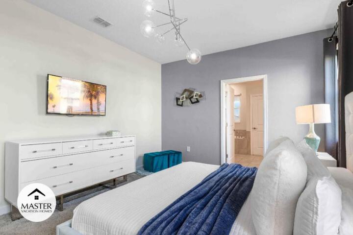 Bedrooms 5 Bathrooms Storey Lake 2885 SC