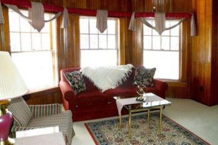 Arbor Hill Inn