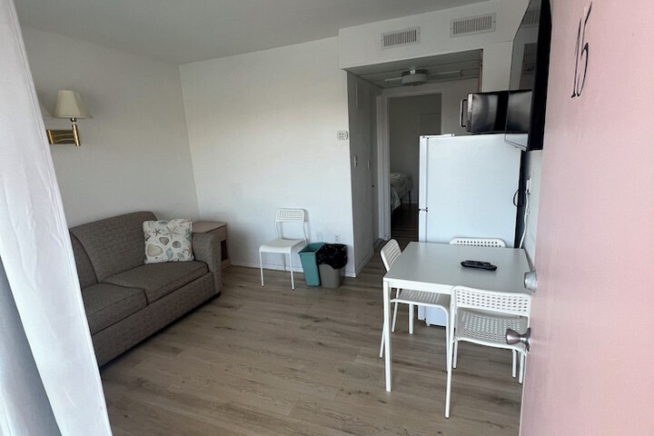 Room 35 of 37