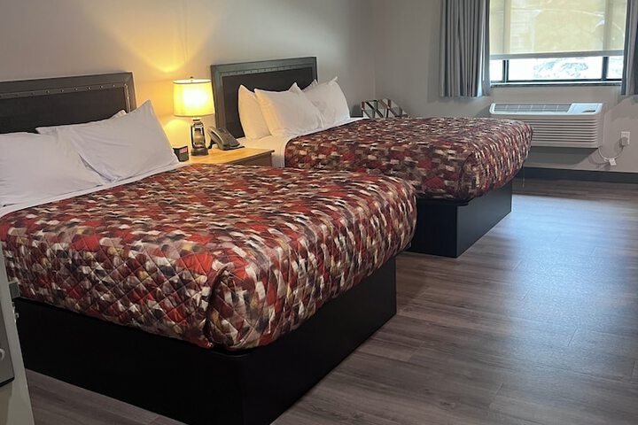 Room 18 of 28