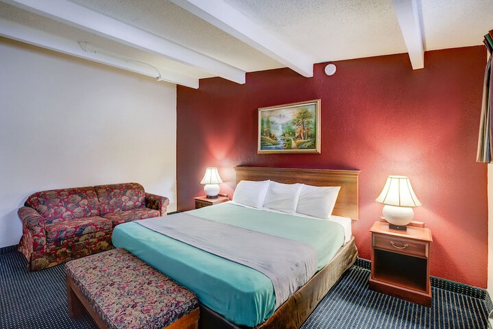 Room 21 of 28