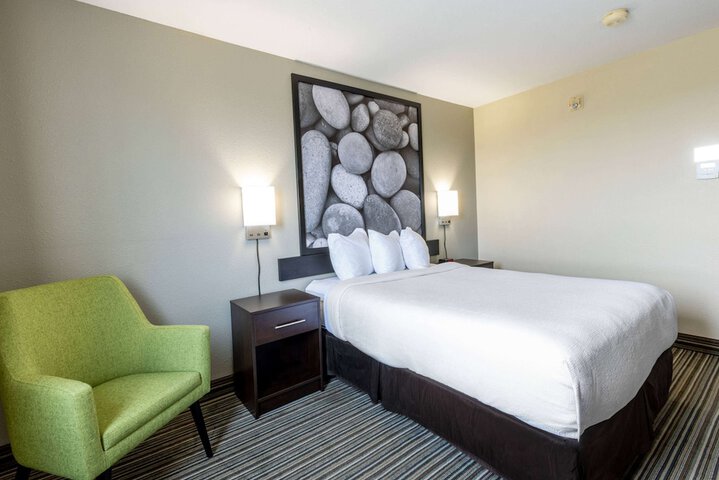 Super 8 by Wyndham Truro NS