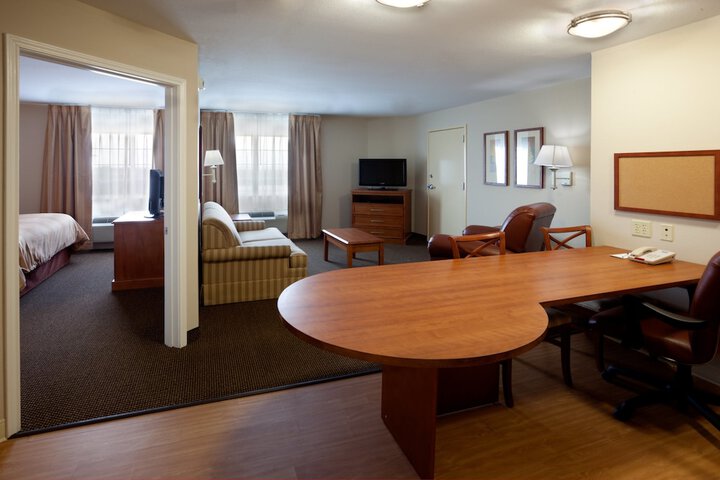 Room 16 of 36