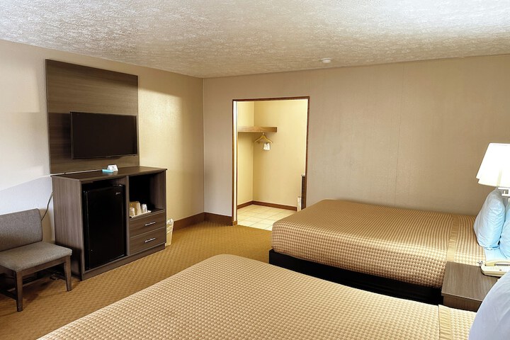 Room 51 of 100