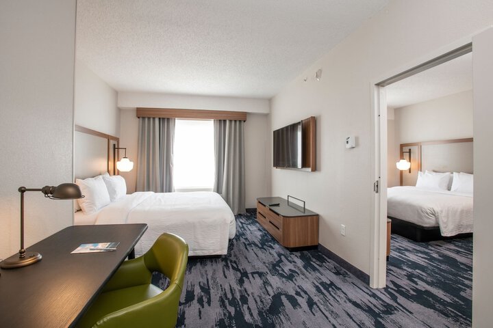 Room 9 of 19