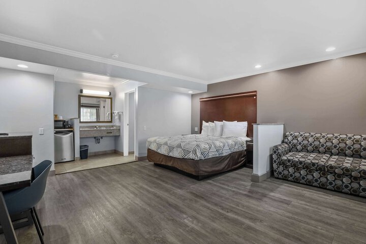 Room 42 of 45