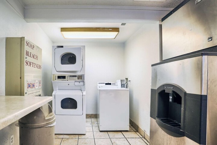 Laundry 30 of 30