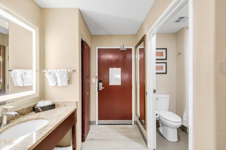 Comfort Suites Lakewood - Denver