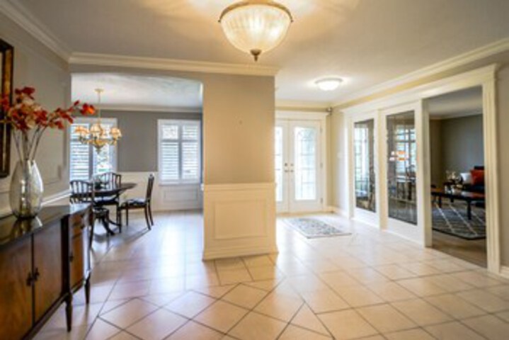 Niagara Falls Lakeview house