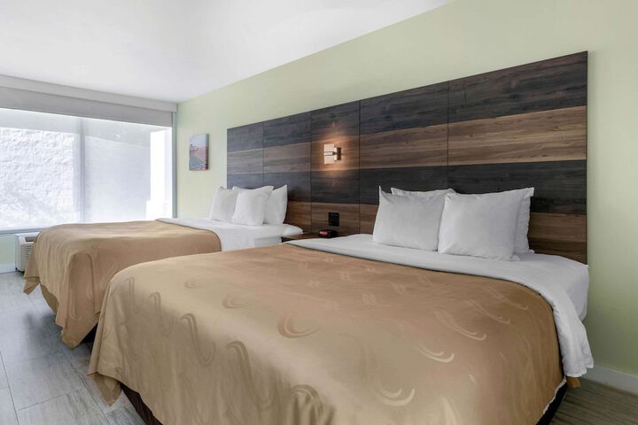 Room 15 of 32