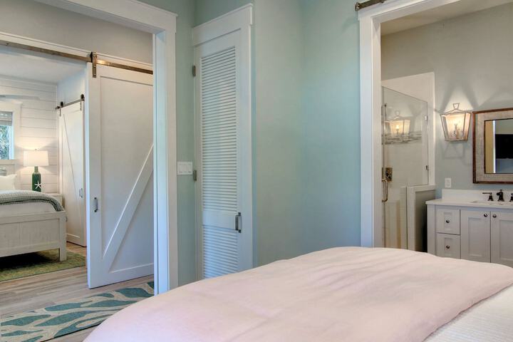 Room 38 of 62