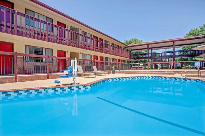 Super 8 by Wyndham Albany / Corvallis