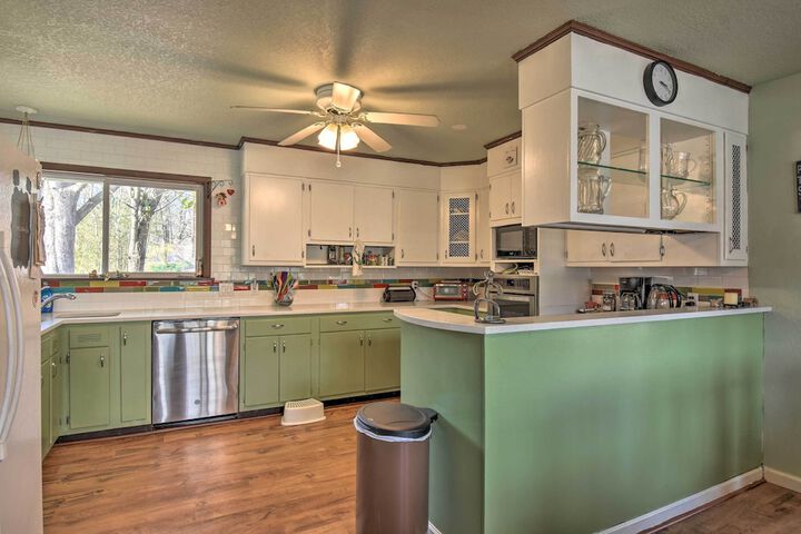 Updated Deck & Dock: Lakefront Home in Hot Springs