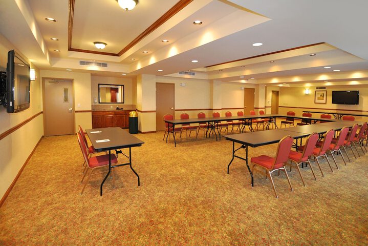 Country Inn & Suites by Radisson Conway, AR