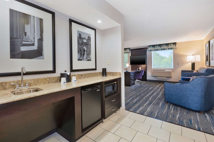 Hampton Inn & Suites Flint / Grand Blanc