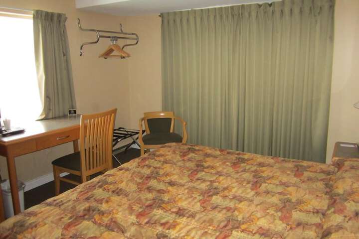 Room 14 of 27