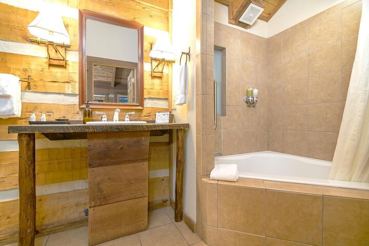 Dancing Bear Lodge