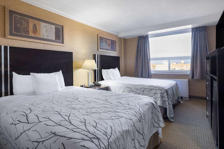 Room 21 of 35