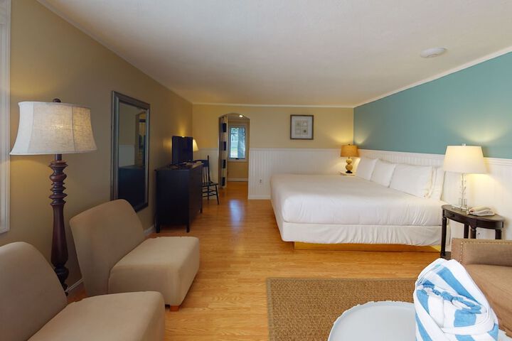 Breezeway Boutique Hotel