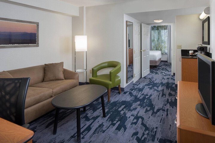 Room 19 of 25